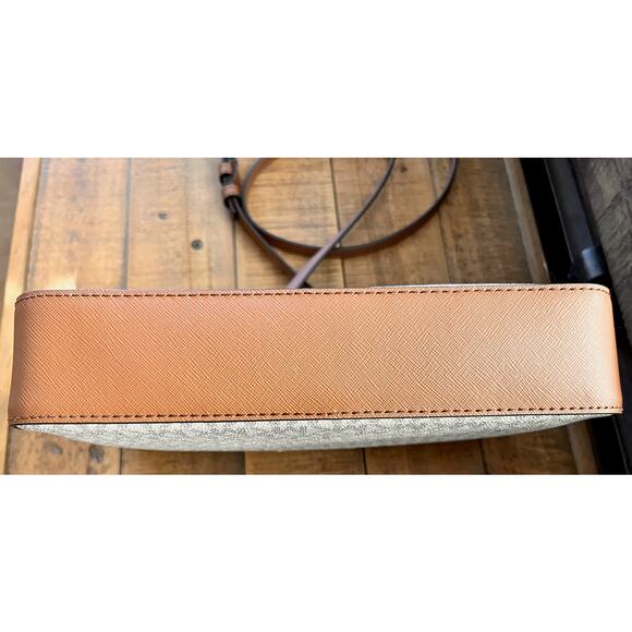 Michael Kors Jsi Large Ew Crossbody In Signature Vanilla NWT - Picture 5 of 12